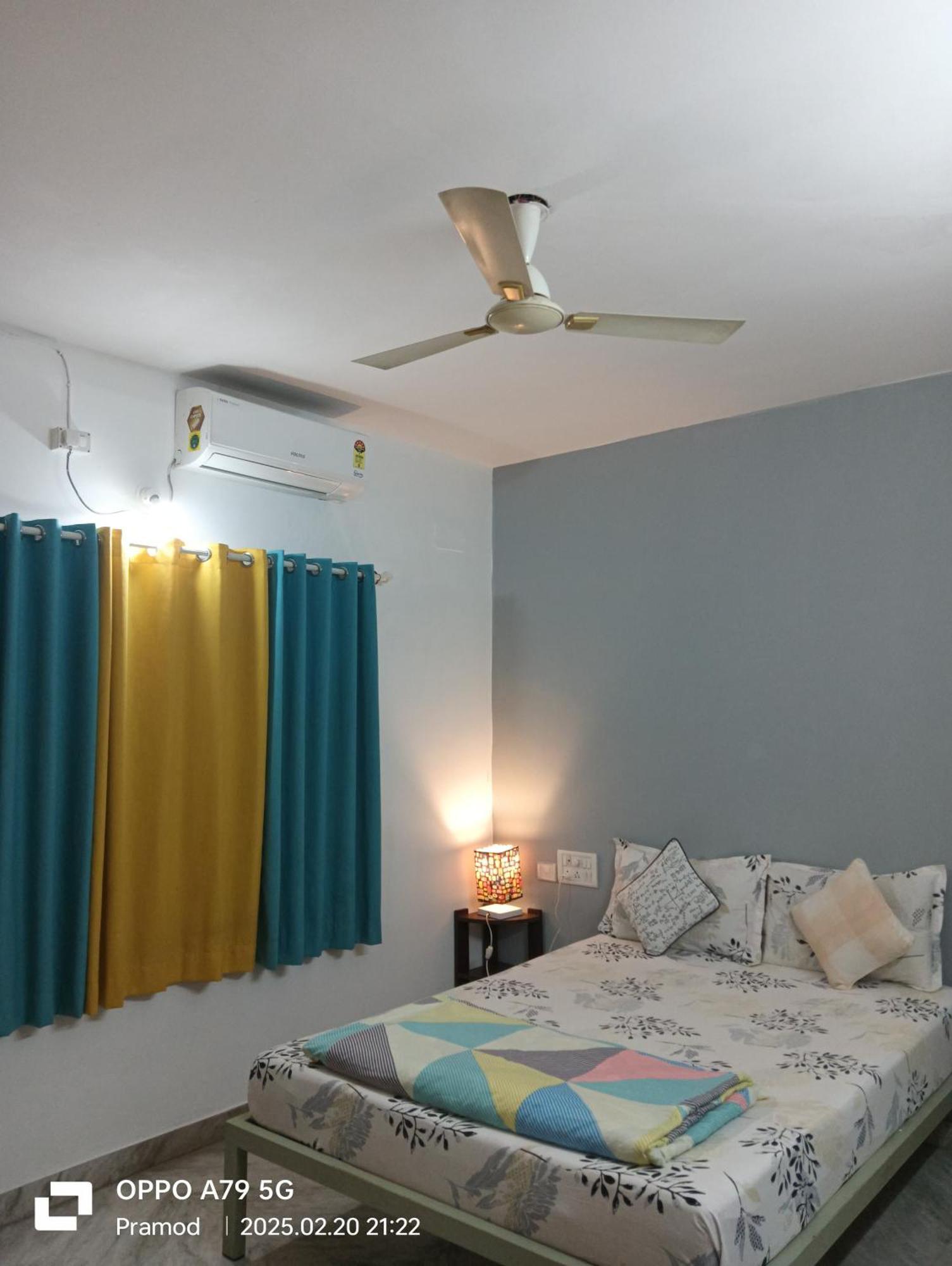 The Hood Hostel Bangalore Exterior photo